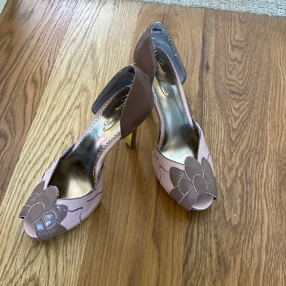 2/$25 - Poetic License// heels, size 7.5